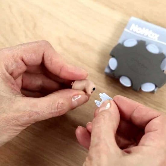 نحوه ی تمیز کردن سمعک