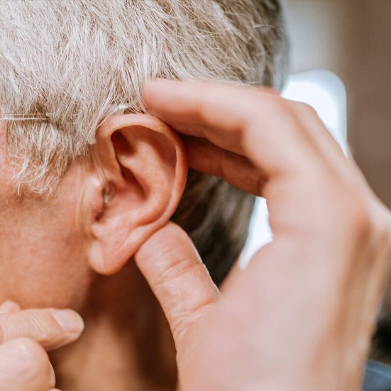 علائم افت شنوايی